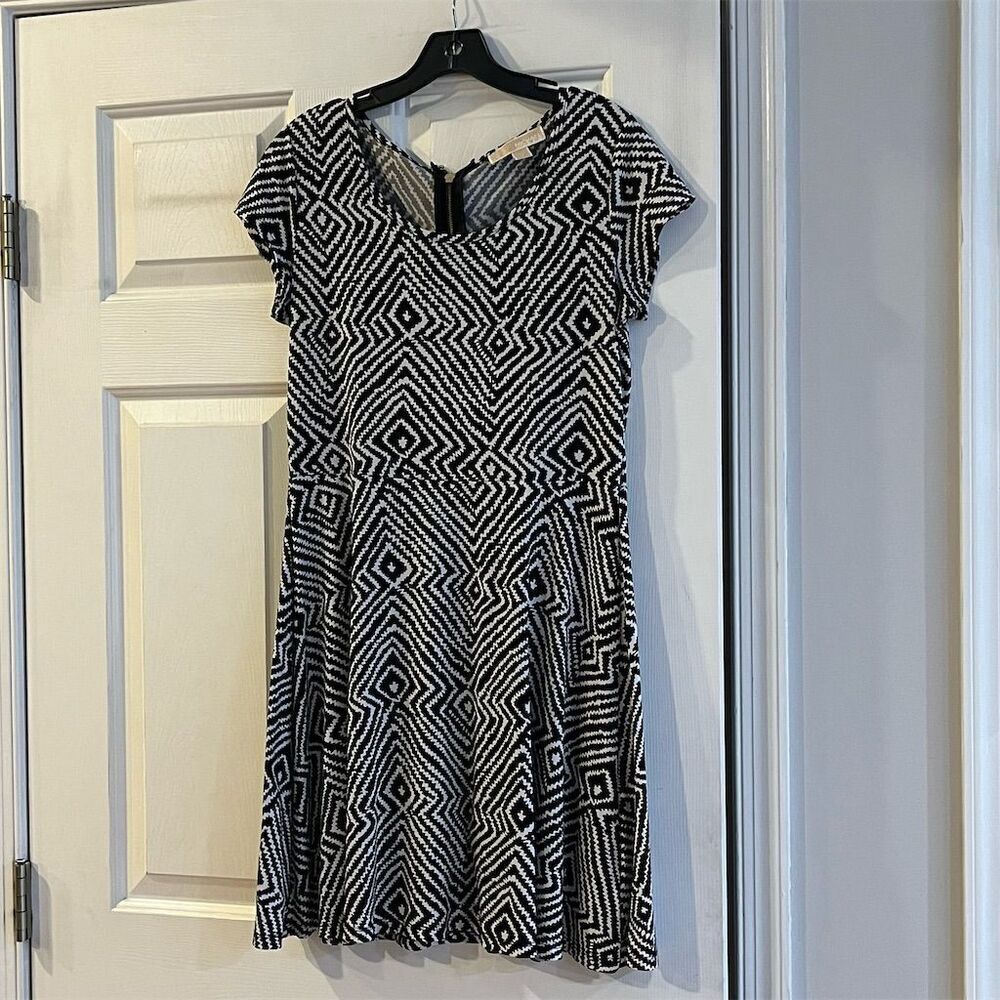 Michael Kors Women's M Black Geometric Fit & Flare Knee Length Dress - Picture 2 of 7